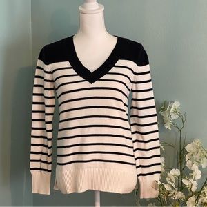 Nautica Sweater Size Medium